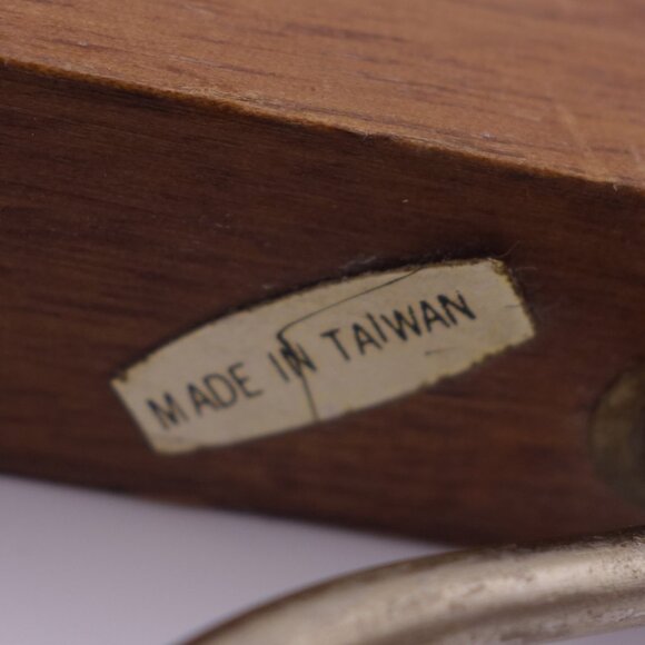 Vintage Belt Hanger Made in Taiwan - Picture 7 of 11